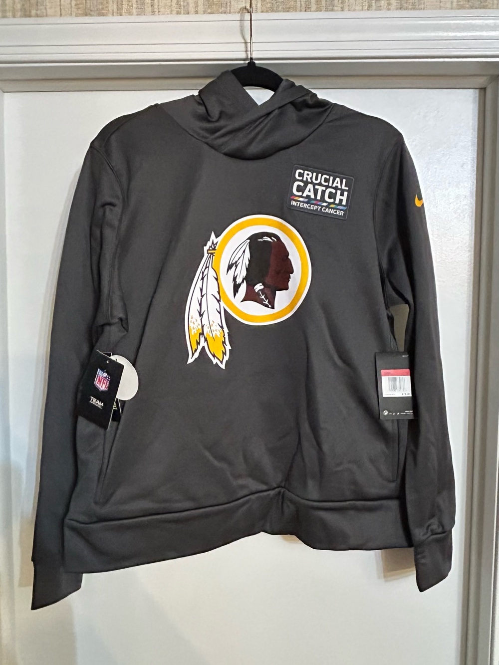 Nike NFL commanders Women’s Hoodie (SZ L) with Gold & White Team Emblem